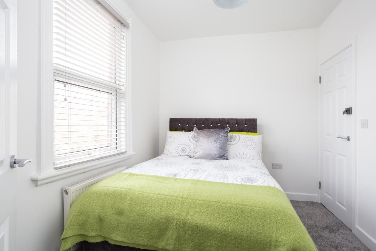 Whole House In Centre Of Town Ideal For Contractors And Professionals Villa Normanton  Exterior photo